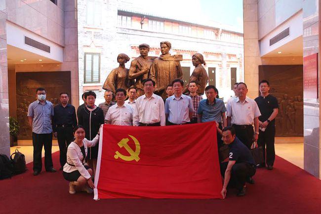 小猫钓鱼游戏龙王版有船